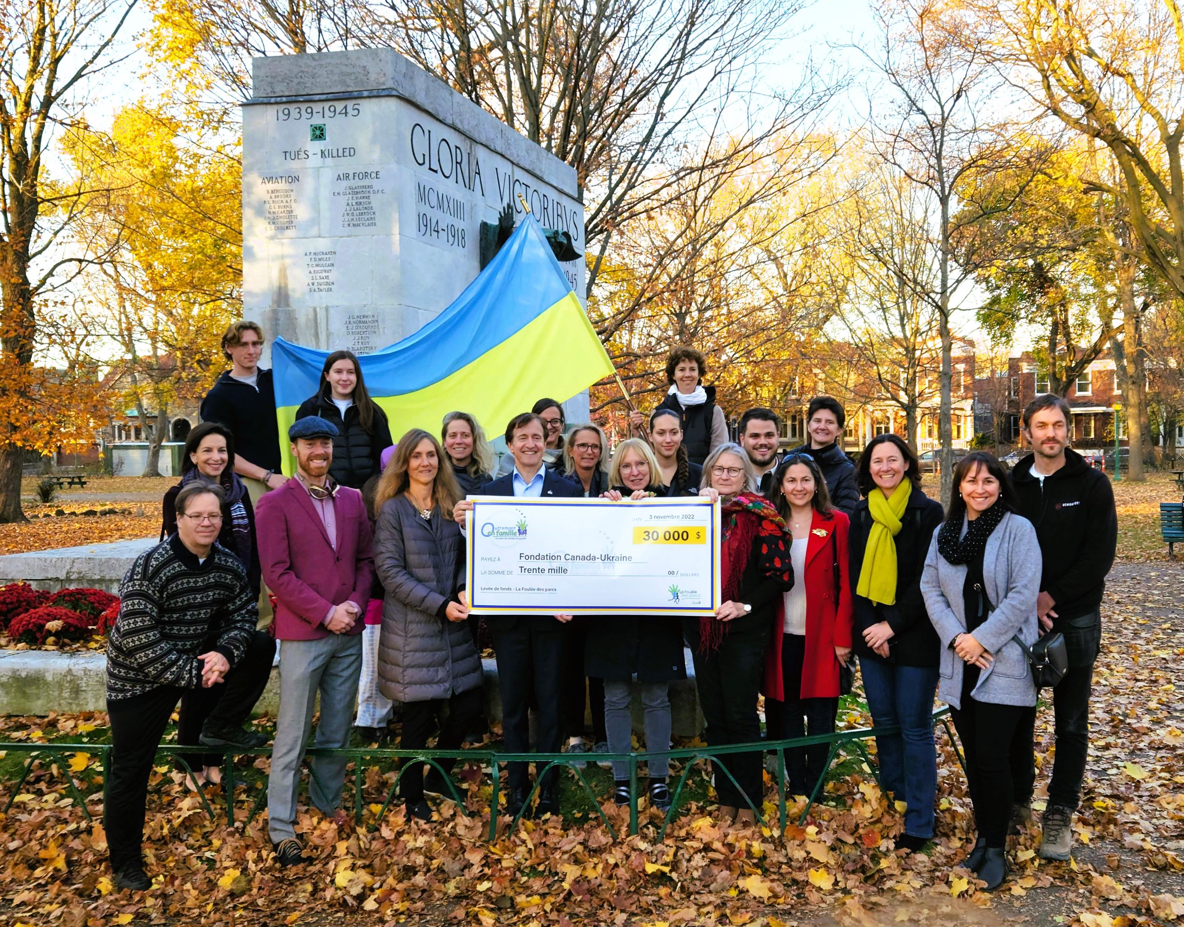 Remise d’un chèque pour la fondation Canada-Ukraine